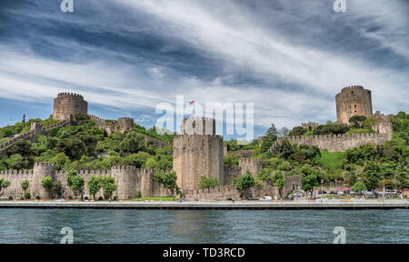 Rumeli Hisari fortezza cittadella al Bosforo ad Istanbul in Turchia Foto Stock