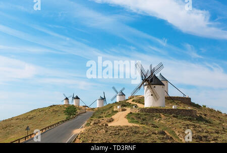 Don Chisciotte mulini a vento in Consuegra Spagna Foto Stock