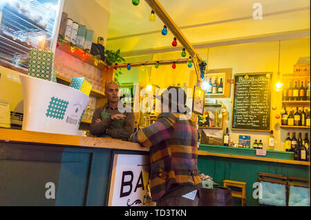 Baldovino wine bar, Ravenna, Emilia Romagna, Italia Foto Stock