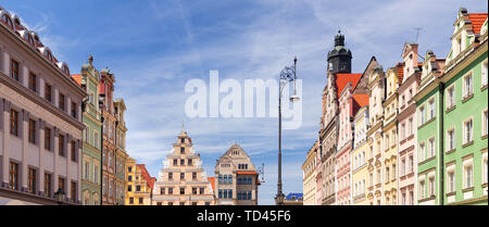 Wroclaw / Polonia. Historic tenement case sulla piazza principale Foto Stock