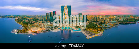Lo Skyline di Suzhou Lago Ovest CBD Oriental Gate Centro di Suzhou Foto Stock