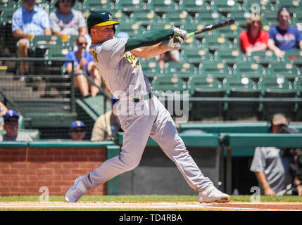 Giugno 08, 2019: Oakland atletica terzo baseman Matt Chapman #26 a bat in un pomeriggio MLB gioco tra la Oakland atletica e Texas Rangers a Globe Life Park in Arlington, Texas TX sconfitto Oakland 10-5 Albert Pena/CSM Foto Stock