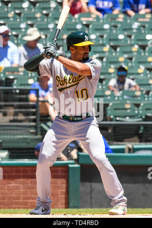 Giugno 08, 2019: Oakland Athletics shorstop Marcus Semien #10 a bat in un pomeriggio MLB gioco tra la Oakland atletica e Texas Rangers a Globe Life Park in Arlington, Texas TX sconfitto Oakland 10-5 Albert Pena/CSM Foto Stock