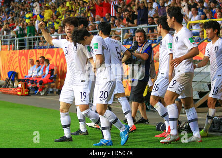 Lublin, Polonia. 11 Giugno, 2019. I giocatori della Corea del Sud celebrare durante il FIFA U-20 World Cup Semifinal match tra Ecuador e della Corea del Sud di Lublin, Polonia, 11 giugno 2019. La Corea del Sud ha vinto 1-0 per entrare in finale. Credito: Adam Starszynski/Xinhua/Alamy Live News Foto Stock