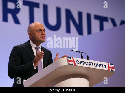 Londra, Regno Unito. Decimo Giugno, 2019. File foto scattata il 2 ottobre, 2018 mostra British Home Secretary Sajid Javid parlando durante il Partito Conservatore conferenza annuale 2018 a Birmingham, Inghilterra. La gara per scegliere un nuovo primo ministro è iniziato ufficialmente il 10 giugno 2019 con dieci hopefuls gare per vincere il lavoro più grande nella politica inglese. Credito: Han Yan/Xinhua/Alamy Live News Foto Stock