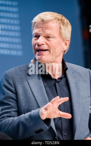 Amburgo, Germania. 12 Giugno, 2019. Oliver Kahn, ex nazionale di calcio portiere corrente e esperto di calcio e di imprenditore, parla al 2019 giocatori' Conference, che si occupa di varie aree di business di calcio. Credito: Markus Scholz/dpa/Alamy Live News Foto Stock