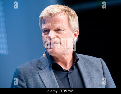 Amburgo, Germania. 12 Giugno, 2019. Oliver Kahn, ex nazionale di calcio portiere corrente e esperto di calcio e di imprenditore, parla al 2019 giocatori' Conference, che si occupa di varie aree di business di calcio. Credito: Markus Scholz/dpa/Alamy Live News Foto Stock