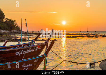 Tramonto a Ko Lipe, in Tarutao National Marine Park, Thailandia, Sud-est asiatico, in Asia Foto Stock