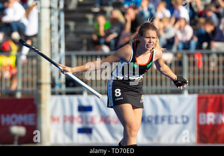 Krefeld, Germania, 12 giugno 2019, Hockey, FIH Pro League, donne in Germania rispetto a Belgio: Anne Schroeder (Germania) reagisce. Foto Stock