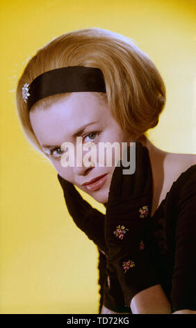 Anita Höfer, deutsche Schauspielerin und Synchronsprecherin, Deutschland frühe 1960er Jahre. Attrice tedesca e doppiaggio attrice Anita Hoefer, Germania primi 1960s. Foto Stock