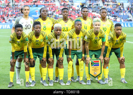 Parigi, Francia. Xiii Giugno, 2019. I giocatori del Sud Africa durante il match contro la Cina, gioco valida per il gruppo B della prima fase del Campionato Mondiale di calcio delle donne nello stadio Parc des Princes a Parigi in Francia il giovedì, 13. (Foto: VANESSA CARVALHO/BRASILE PHOTO PRESS) Credito: Brasile Photo Press/Alamy Live News Foto Stock