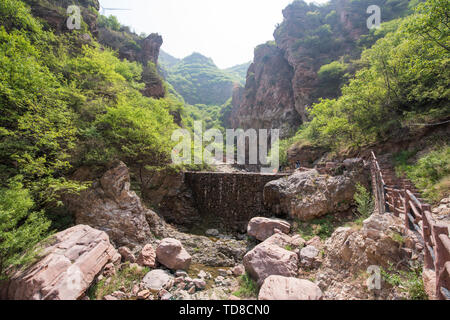 Montagna Fuxi Fuxi Grand Canyon Sanquan Lake Scenic Area, Xinmi City, Zhengzhou City, nella provincia di Henan Foto Stock