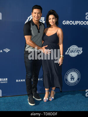 12 giugno 2019 - Los Angeles, California, Stati Uniti - 12 giugno 2019 - Los Angeles, California - Mario Lopez, Courtney Lopez. Los Angeles Dodgers Foundation Blue Diamond Gala si tiene al Dodger Stadium. Foto: Billy Bennight/AdMedia (immagine di credito: © Billy Bennight/AdMedia) Foto Stock