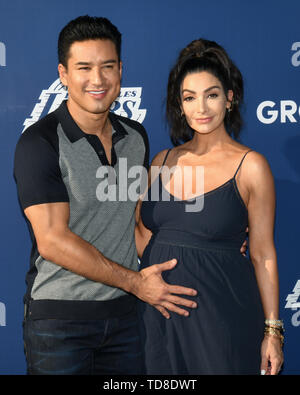 12 giugno 2019 - Los Angeles, California, Stati Uniti - 12 giugno 2019 - Los Angeles, California - Mario Lopez, Courtney Lopez. Los Angeles Dodgers Foundation Blue Diamond Gala si tiene al Dodger Stadium. Credito fotografico: Billy Bennight/AdMedia Foto Stock