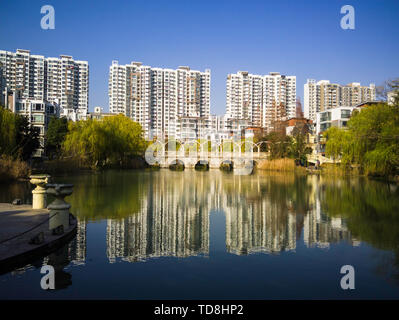 Un ordinario comunità residenziali a Wuxi, provincia dello Jiangsu, servizi paesaggistici sono molto buone. Foto Stock