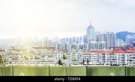 Paesaggio urbano nel quartiere meridionale di Qingdao Foto Stock