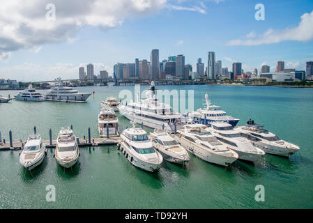 Vista aerea della baia di Miami in Florida, Stati Uniti d'America Foto Stock