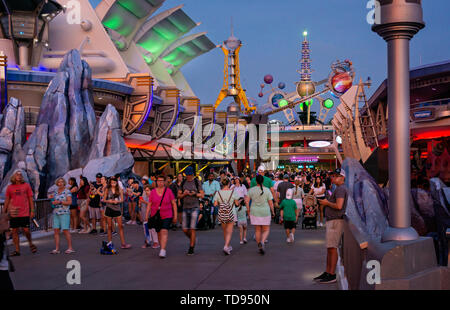 Ingresso al Tomorrowland nel Regno Magico di Disney in Orlando, florids, Stati Uniti d'America il 29 maggio 2019 Foto Stock