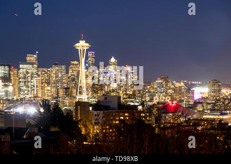 Seattle, Washington visto da Kerry Park di notte Foto Stock