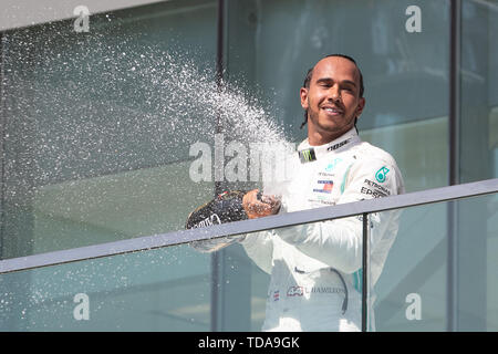 Giugno 09, 2019: Mercedes AMG Petronas Motorsport il pilota Lewis Hamilton (44) della Gran Bretagna festeggia con lo champagne dopo aver vinto la Formula Uno, Montreal Grand Prix sul circuito Gilles Villeneuve di Montreal, Quebec, Canada Daniel Lea/CSM Foto Stock