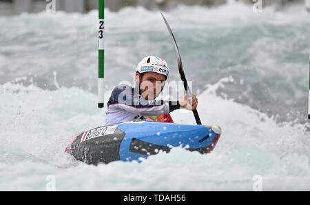 Lee Valley, Hertforshire, UK. 14 Giugno, 2018. Quentin Burgi (FRA). 2019 ICF Londra canoa slalom della Coppa del mondo. Lee Valley white water centre. Mens K1 Kayak. Hertfordshire. Regno Unito. 14/06/2019. Credito: Sport In immagini/Alamy Live News Foto Stock