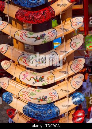 Macro di boomerang in legno al di fuori Foto Stock