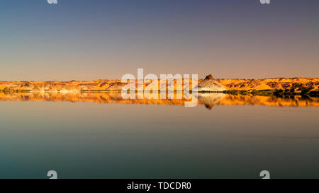 Vista panoramica al Lago di teli gruppo di Ounianga Serir laghi , Ennedi, Ciad Foto Stock