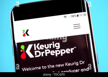 Berdyansk, Ucraina - 4 Giugno 2019: Keurig Dr Pepper website homepage. Keurig Dr Pepper logo visibile sullo schermo del telefono, Editoriale illustrativa Foto Stock