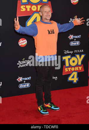 HOLLYWOOD, CA - 11 giugno: Flea arriva alla premiere di Disney e Pixar "Toy Story 4' al El Capitan theater su Giugno 11, 2019 a Los Angeles, California. Foto Stock