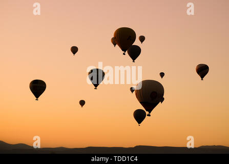 Una mongolfiera in Cappadocia. Foto Stock