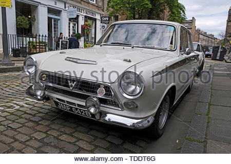 Classico Ford Consul Cortina dal 1964 in mostra presso il West End veicolo classico caso di Edimburgo, Scozia Foto Stock