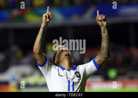 Sao Paulo, Brasile. 14 Giugno, 2019. Philippe Coutinho del Brasile festeggia dopo rigature durante la Copa America 2019 Gruppo di una partita di calcio tra Brasile e Bolivia al Morumbi Stadium di São Paulo, Brasile, 14 giugno 2019. Credito: Rahel Patrasso/Xinhua/Alamy Live News Foto Stock