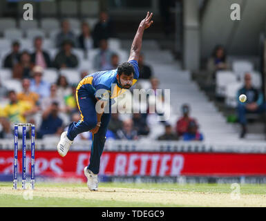 La Kia ovale, Londra, Regno Unito. Il 15 giugno, 2019. ICC di Coppa del Mondo di cricket, Sri Lanka contro Australia; Thisara Perera dello Sri Lanka bowling Credito: Azione Sport Plus/Alamy Live News Foto Stock