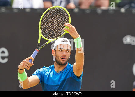 Stuttgart, Germania. Il 15 giugno, 2019. STRUFF Jan-Lennard (GER) ha perso la partita contro Matteo berretti (ITA) (foto) in semifinale tennis ATP Mercedes Cup sull'erba a Stoccarda, 15 giugno 2019. Credito: Peter Schatz/Alamy Live News Foto Stock