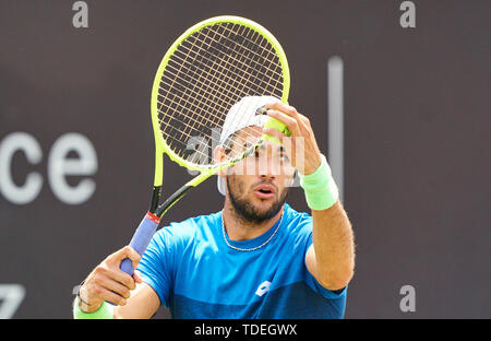 Stuttgart, Germania. Il 15 giugno, 2019. STRUFF Jan-Lennard (GER) ha perso la partita contro Matteo berretti (ITA) (foto) in semifinale tennis ATP Mercedes Cup sull'erba a Stoccarda, 15 giugno 2019. Credito: Peter Schatz/Alamy Live News Foto Stock