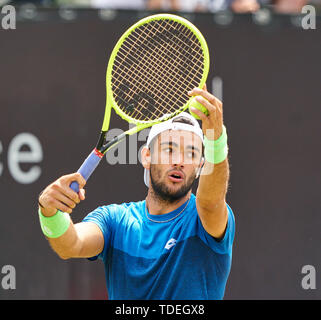Stuttgart, Germania. Il 15 giugno, 2019. STRUFF Jan-Lennard (GER) ha perso la partita contro Matteo berretti (ITA) (foto) in semifinale tennis ATP Mercedes Cup sull'erba a Stoccarda, 15 giugno 2019. Credito: Peter Schatz/Alamy Live News Foto Stock