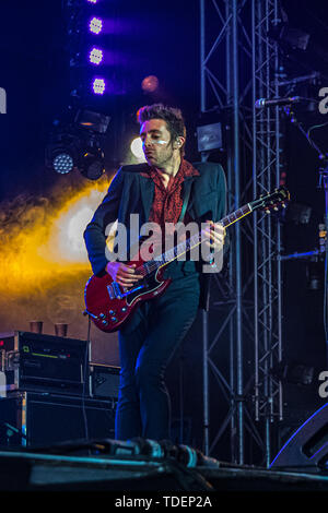 Newport, Isle of Wight, Regno Unito. Il 15 giugno 2019. Miles Kane a Isle of Wight Festival. Credito: Jim Houlbrook/Alamy Live News Foto Stock