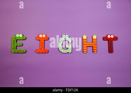 Edificio di colore blocca le parole in inglese e lettere Foto Stock