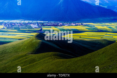 Paesaggio naturale di montagna Zhuoer, Qinghai Foto Stock