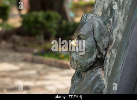 Statua del busto di Gerald Durrell a Corfù Foto Stock