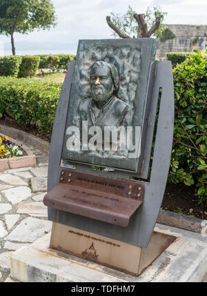 Statua del busto di Gerald Durrell a Corfù Foto Stock