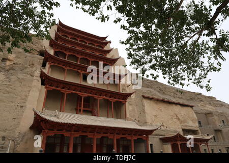 Edificio di nove piani di Mogao Grotte, Dunhuang City, Jiuquan Città, Provincia di Gansu Foto Stock