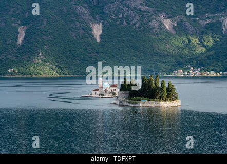 Ostrvo nella Baia di Kotor in Montenegro Foto Stock