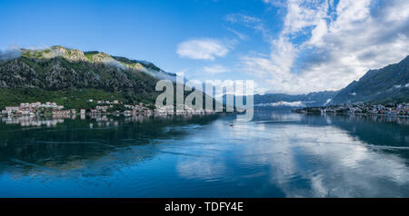 Città di Prcanj Dobrota e sulla Baia di Kotor in Montenegro Foto Stock