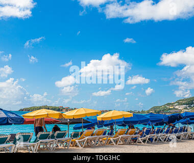 PHILIPSBURG, Sint Maarten - Novembre 24, 2016: San Maarten dell'economia è basata sul turismo da turisti che soggiornano sull'isola o dai molti crociera l Foto Stock