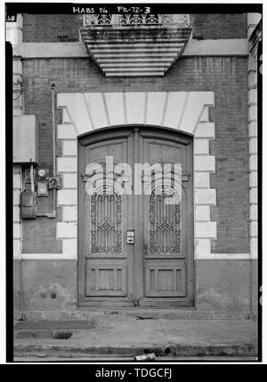 Lato nord, dettaglio mostrante entrata nord - Vendrell,Fernando,Casa, 3 Calle Amor, Ponce, Ponce Municipio, PR Foto Stock