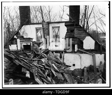Pareti nord, GABLE END, vista mostrante pareti della seconda STORIA E PIANO TERRA livelli - Charles' dono, membro dei percorsi 2 e 4, Lusby, Calvert County, MD; St. Mary's città Commissione, sponsor, Maryland attendibilità storica, sponsor; barbiere, Douglas, fotografo; Carson, Cary, delineatore Foto Stock