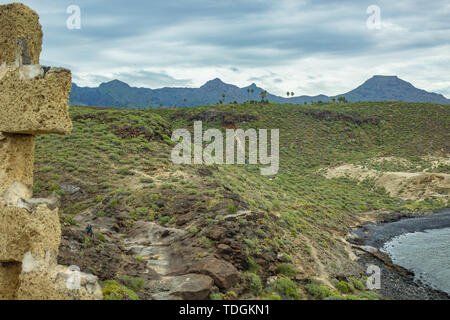 Vista tipica della vecchia abbandonata piantagione di banane nel sud di Tenerife. Dove Canarians crescere il famoso di banane delle Canarie. Vestigia di agricoltura che w Foto Stock