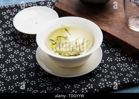 Angie tè bianco, gara di outrageous bud testa Foto Stock