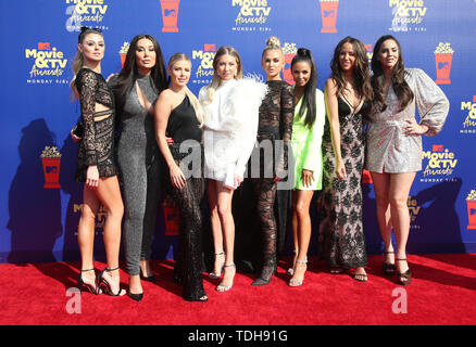 SANTA MONICA, CA - Giugno15: "Regole Vanderpump' cast, Scheana Shay, James Kennedy, Billie Lee, Lala Kent, Stassi Schroeder, al 2019 MTV Movie & TV Awards sponsorizzato da M&M's, MTN rugiada, Taco Bell® e verità a Barker Hangar di Santa Monica, in California, il 15 giugno 2019. Credito: Faye Sadou/MediaPunch Foto Stock